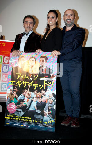 Tokyo, Giappone. 9 Ott, 2013. (L a R) L'attrice Blanca Suarez e l'attore Javier Camara cast del film 'Los amantes pasajeros' scritto e diretto da Pedro Almodovar posa per le telecamere in occasione della cerimonia di apertura del battito Latino Film Festival 2013 a Tokyo in Giappone, Ottobre 9, 2013. Il decimo Latin Beat Film Festival 2013 si svolgerà dal 9 Ottobre al 10 novembre in diversi teatri di film di Tokyo, Kyoto, Yokohama e Osaka. Credito: Rodrigo Reyes Marin/AFLO/Alamy Live News Foto Stock