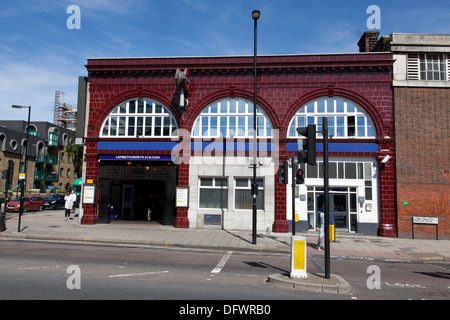 A Lambeth del nord Sotterraneo stazione concepita da Leslie Green, Londra, Regno Unito