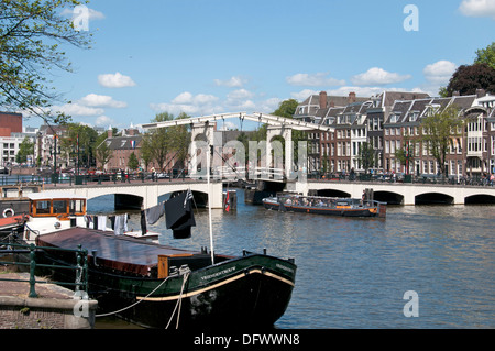 Amsterdam fiume Amstel Magere Brug Ponte Paesi Bassi Foto Stock