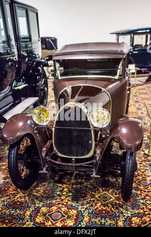 Un 1923 Bugatti 23 Brescia Cabriolet presso la collezione Nethercutt Sylmar in California Foto Stock