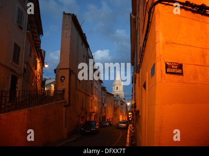 Scena di strada nel quartiere di 'Le Panier' a Marsiglia, Francia. Foto Stock