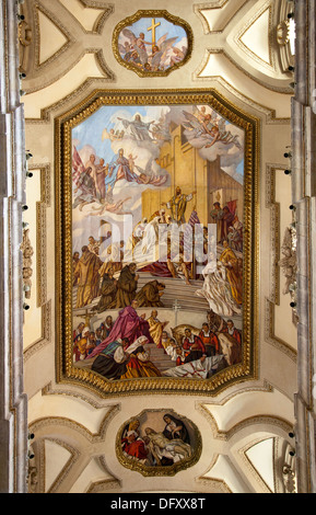 Cattedrale di Cagliari interno in Cagliari - Soffitto dipinto - Sardegna Foto Stock