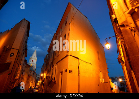 Scena di strada nel quartiere di 'Le Panier' a Marsiglia, Francia. Foto Stock