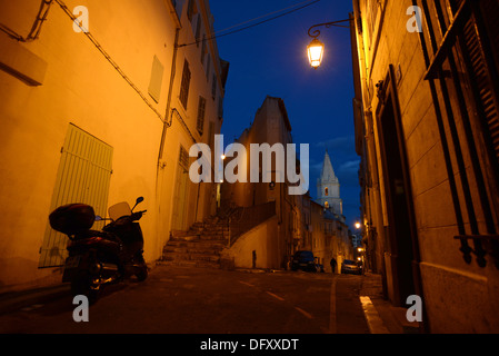 Scena di strada nel quartiere di 'Le Panier' a Marsiglia, Francia. Foto Stock