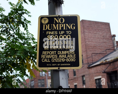 New York Department of Sanitation 'Nessun Dumping' segno, Brooklyn, New York Foto Stock