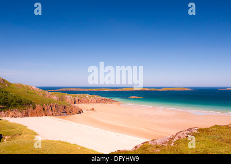 Spiaggia di sabbia sulla giornata di sole Foto Stock