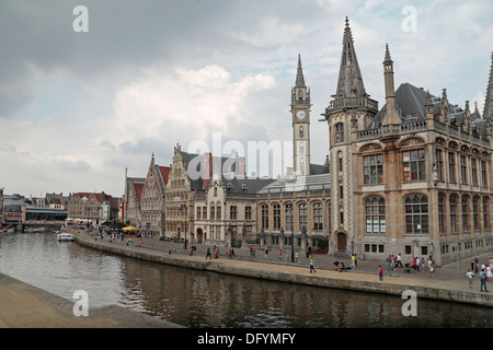 Vista generale del Graslei area nel centro storico di Gand (Gent), Fiandre Orientali, Belgio. Foto Stock