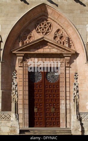 La porta principale nella parete ovest della cattedrale di Burgos, Burgos, Castilla y Leon. Spagna Foto Stock