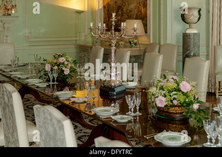 La sala da pranzo nel Castello di Leeds, vicino a Maidstone Kent, Inghilterra Foto Stock