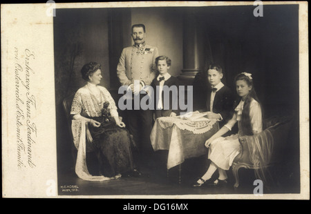 Ak Erzherzog Franz Ferdinand von Österreich d'Este mit Familie; Foto Stock