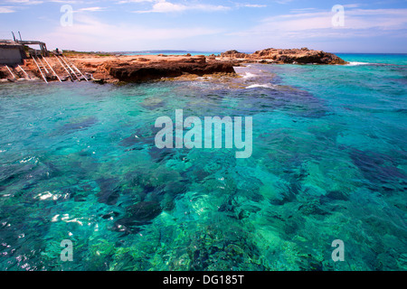 Formentera Es Calo de Sant Agusti turauoise mare a Isole Baleari Foto Stock