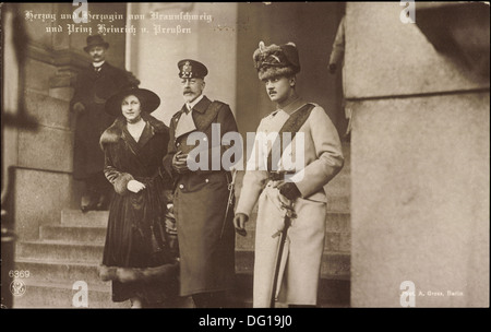 Ak Prinz Heinrich von Preußen mit Herzog und Herzogin von Braunschweig; Foto Stock