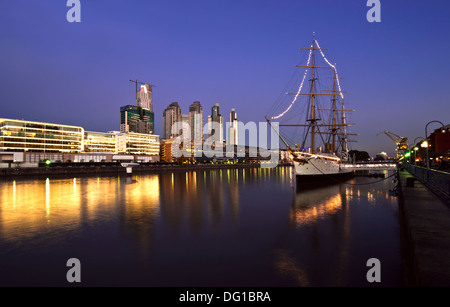 Puerto Madero a notte, Buenos Aires, Argentina Foto Stock