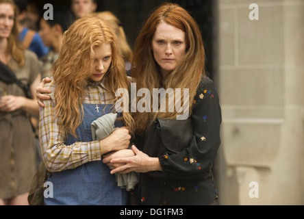 CARRIE 2013 MGM/Sony Pictures film con Julianne Moore a destra e Chloe Grace Moretz Foto Stock