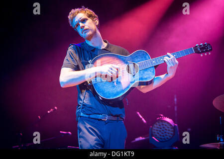 Milano Italia. Il 10 ottobre 2013. Il belga indie rock band BALTHAZAR apertura della mostra di editori a music club Alcatraz © Rodolfo Sassano/Alamy Live News Foto Stock