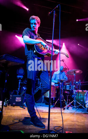 Milano Italia. Il 10 ottobre 2013. Il belga indie rock band BALTHAZAR apertura della mostra di editori a music club Alcatraz © Rodolfo Sassano/Alamy Live News Foto Stock