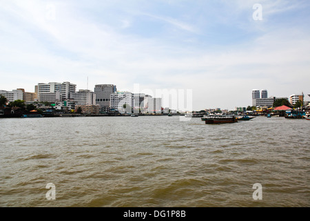 Vista panoramica del Fiume Chao Praya in Bangkok, Tailandia. Foto Stock