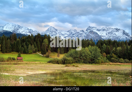 Karwendel mountain range su Tennsee prima del tramonto, Bavaria Foto Stock