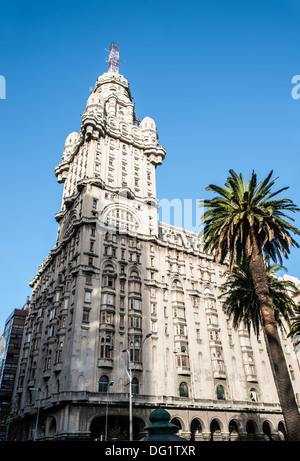 Palazzo Salvo, Piazza Indipendenza, Montevideo, Uruguay Foto Stock