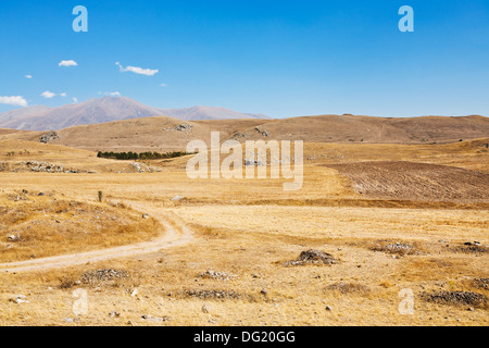 Altopiano mountail paesaggio vicino Sisian città in Armenia in autunno il giorno Foto Stock