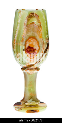 Bicchiere di vino dalla pietra onice isolati su sfondo bianco Foto Stock