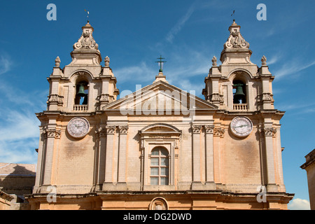 Facciata superiore la Cattedrale di San Paolo a Mdina Malta Foto Stock