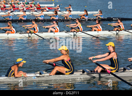 Royal Henley Regatta, vogatori alla porta pronto per soddisfare Foto Stock