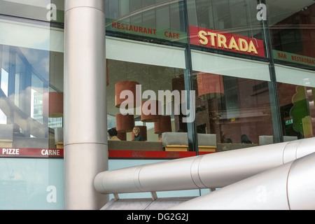 Strada ristorante italiano, Riverside (più di Londra), London, England, Regno Unito Foto Stock