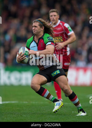 Londra, Regno Unito. Xii oct, 2013. Luca WALLACE di arlecchini in azione durante la Heineken Cup gioco tra arlecchini e Scarlets da Twickenham Stoop Credito: Azione Sport Plus/Alamy Live News Foto Stock