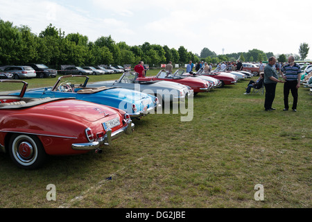 Diverse vetture Mercedes-Benz 190SL Foto Stock