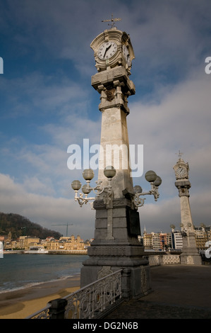 Lampione stradale tipico a San Sebastian. Spagna Foto Stock
