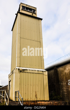 Una torre di avvistamento a HMP Maze prigione. Foto Stock