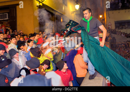 "Guita grossa ".Plaça de Sant Pere.La Patum (capolavoro di Orale Immateriale Patrimonio dell'UNESCO) Foto Stock