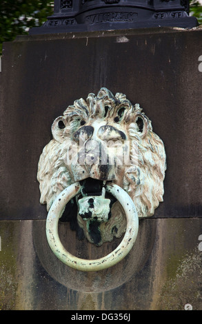 Lions Head anello di ormeggio sul fiume Tamigi Londra Inghilterra Foto Stock