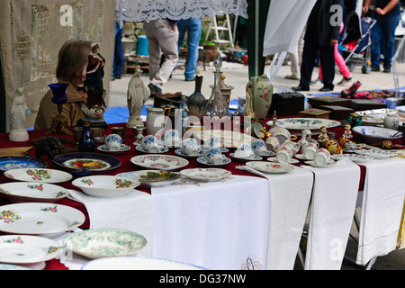 Ponte de Lima,Grand Villas,Ponte Romano,Scheda di fiume a piedi,detiene il più grande mercato in Portogallo,casa al vino rosso Verdi,,il mercato dell'Antiquariato Foto Stock