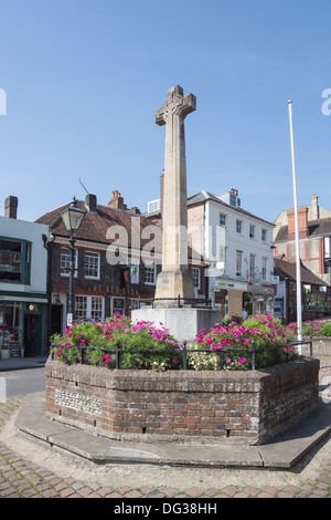 Monumento ai caduti della Prima Guerra Mondiale la prima guerra mondiale (1914-1918) e la seconda guerra mondiale (WWII 1939-1945), Arundel high street, West Sussex, Regno Unito Foto Stock