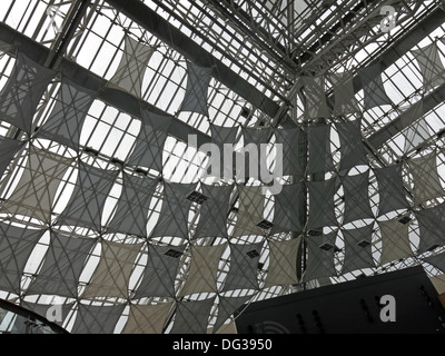 Eco all'interno del tetto St Enoch negozi al dettaglio del centro shopping di Glasgow Foto Stock