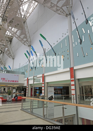 All'interno di St Enoch negozi al dettaglio del centro shopping di Glasgow Foto Stock