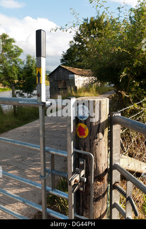 Wye Valley a piedi il sentiero porta il meccanismo di chiusura a scatto Foto Stock