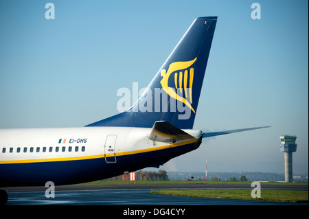 Ryanair aereo Jet pinna di coda Logo irlandese arpa Foto Stock