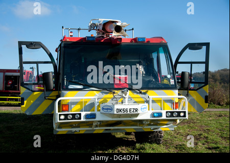 Aeroporto Fire Carrello cannone schiuma CAA la sicurezza aerea Foto Stock