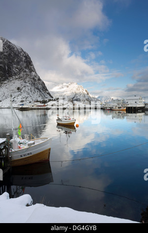 Porto Hamnoya a metà inverno, isole Lofoten in Norvegia. Foto Stock