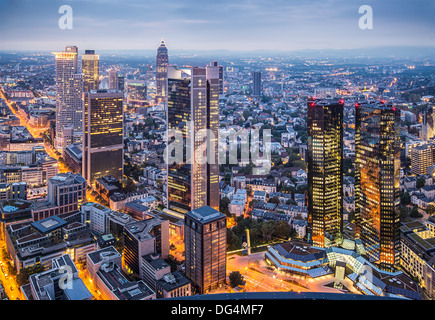 La città di Francoforte, in Germania, il centro finanziario del paese. Foto Stock