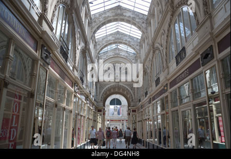 Il passaggio Pommeraye shopping centre in Nantes FRANCIA Foto Stock