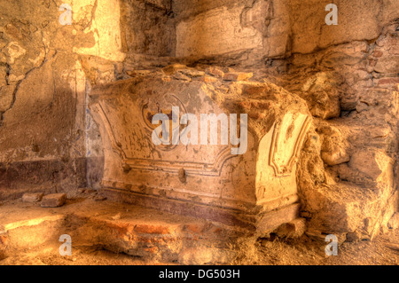 Rovinato interno della chiesa di Juromenha, Portogallo Foto Stock