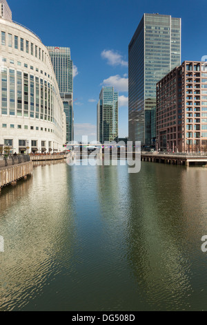 Aprile pomeriggio al Canary Wharf, Londra. Foto Stock