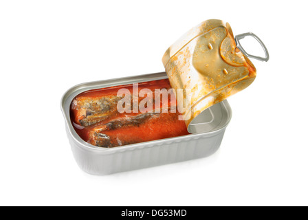 Aperto scatola di sardine in salsa di pomodoro Foto Stock