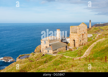 La storica miniera di Levante sulla costa Penwith Cornwall Inghilterra UK Europa Foto Stock