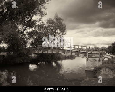 Passerella sul Fiume Tamigi, Lechlade, Inghilterra Foto Stock