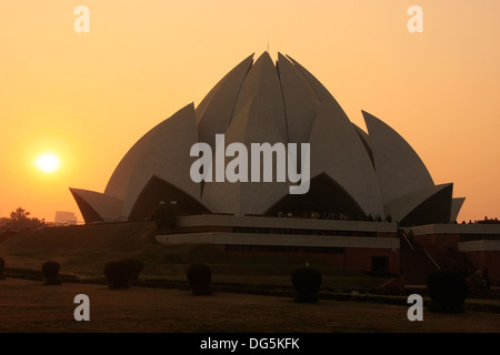 Tempio di Loto al tramonto, New Delhi, India Foto Stock